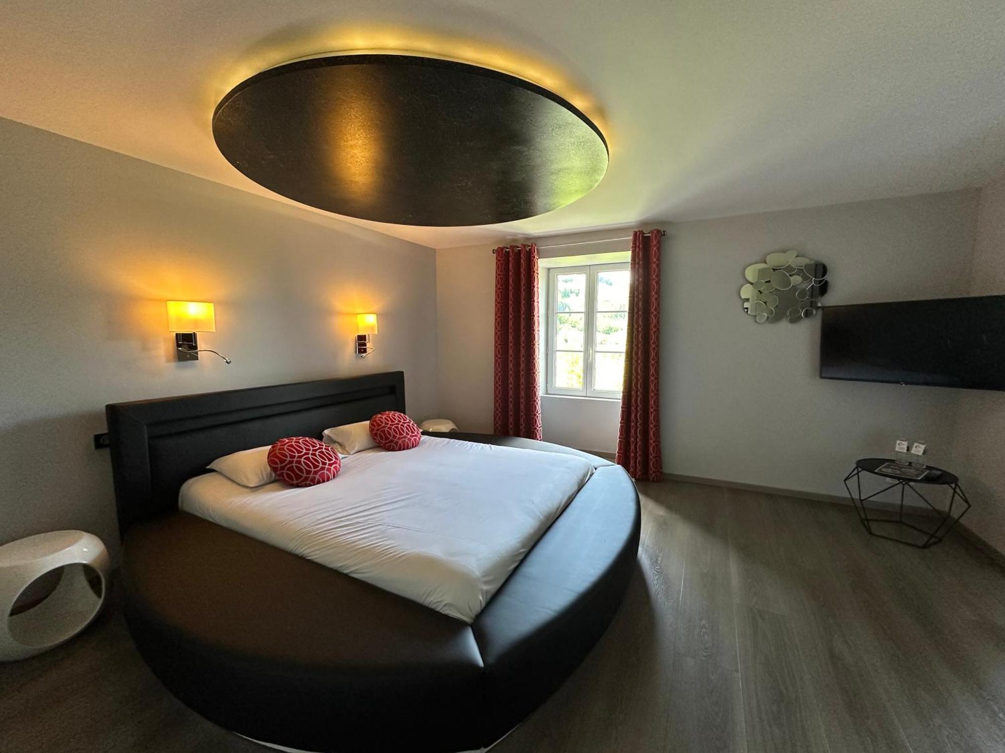 Chateau De La Falque, The Originals Relais แซงต์-เชอนีส-ดอลต์ ภายนอก รูปภาพ